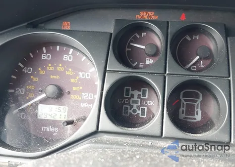 2002 Mitsubishi Montero Limited z USA, uszkodzony, nr VIN JA4MW51R92J003139